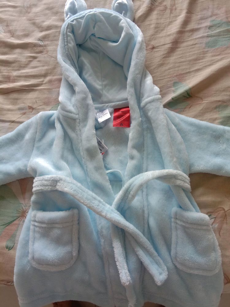 Baby bath  robe not used