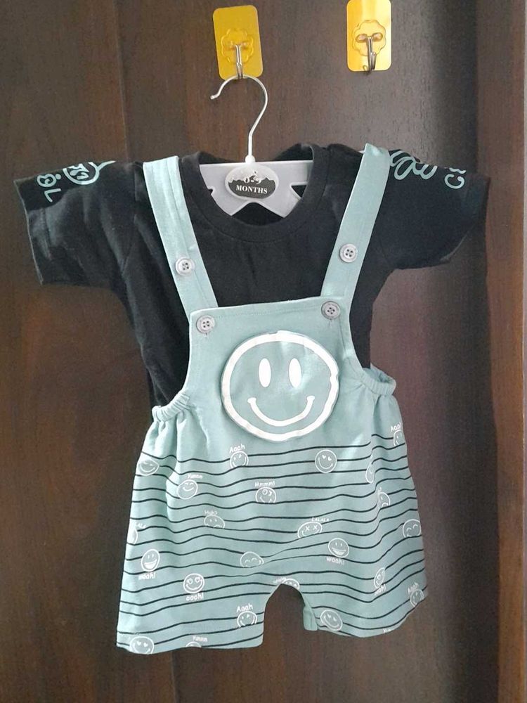 Cute Smiley Face Baby Outfit
