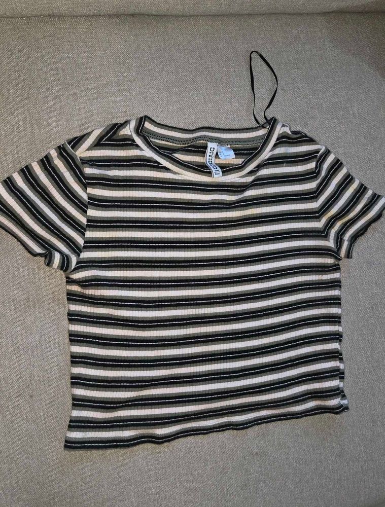 H&amp;M divided authentic crop top