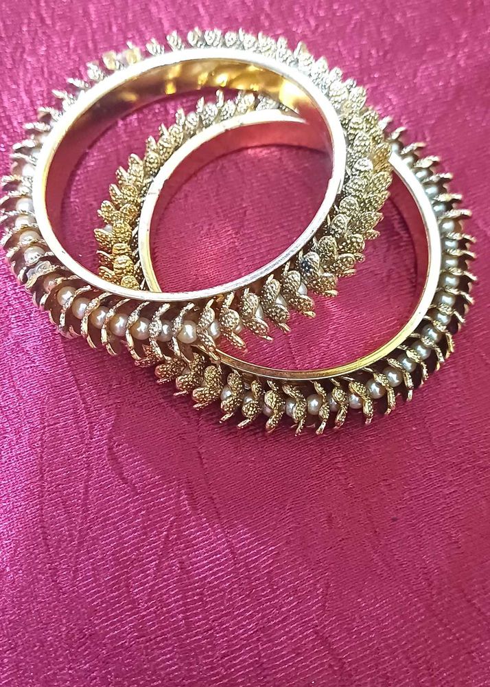 Gold-toned Bangle Set