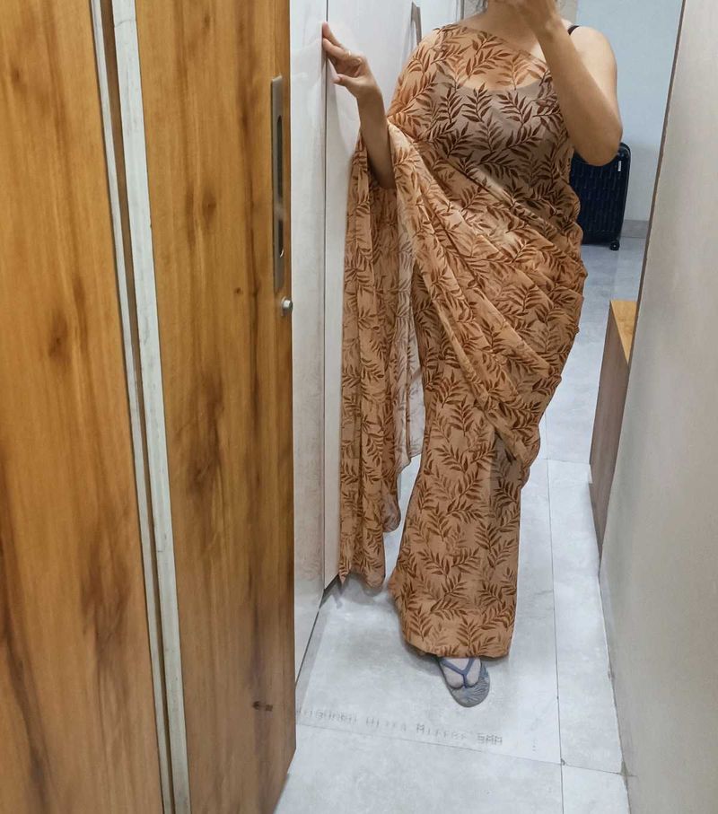 Elegant Leaf Print Saree