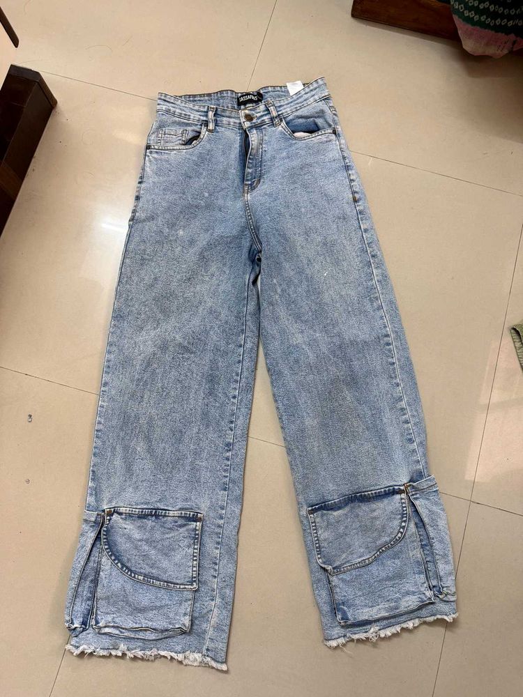 Distressed Wide-Leg Jeans with Cargo Pockets