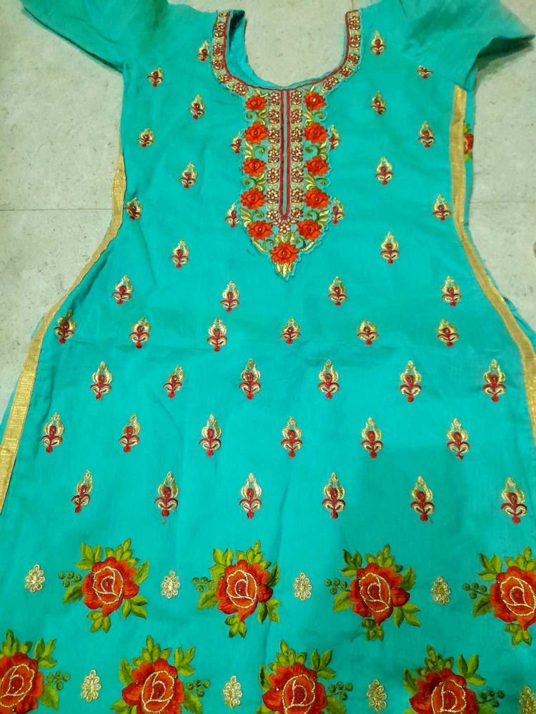 Elegant Embroidered Kurta