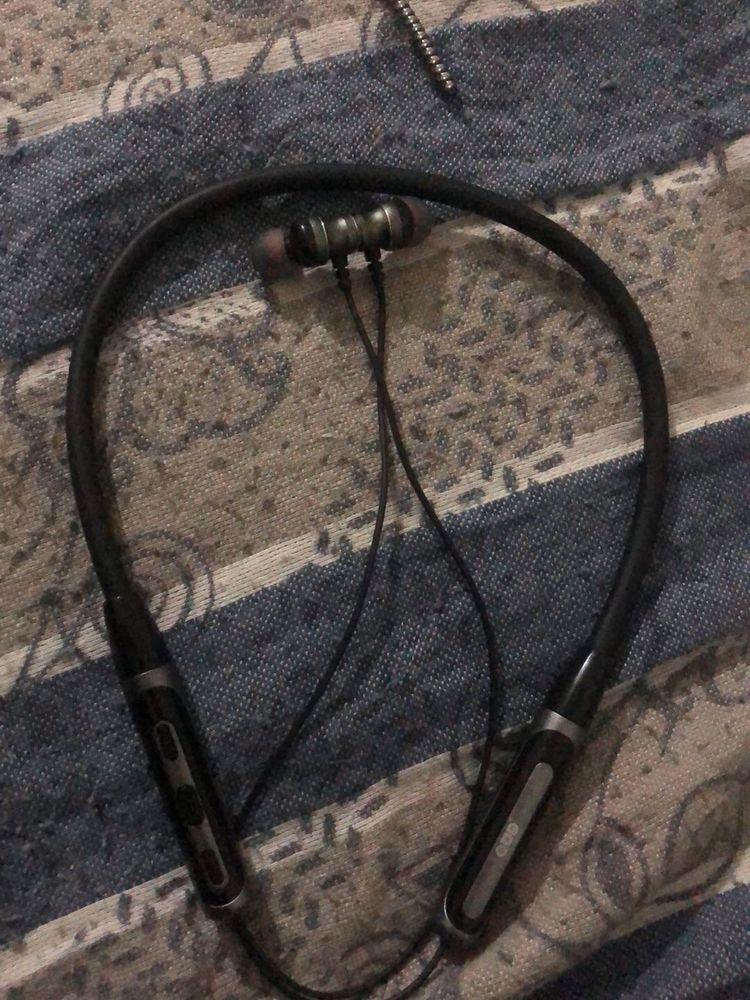Neckband Bluetooth Headphones