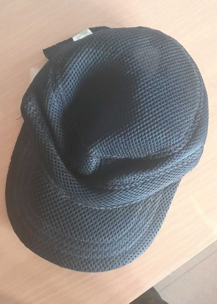 Navy Mesh Cap 🧢
