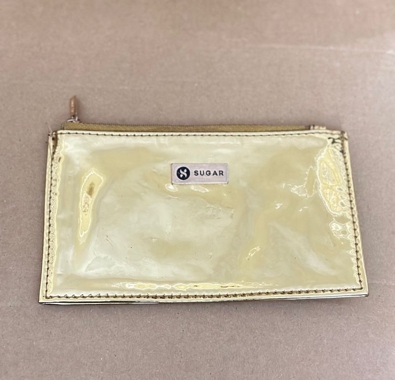 Sugar Cosmetics Pouch/wallet