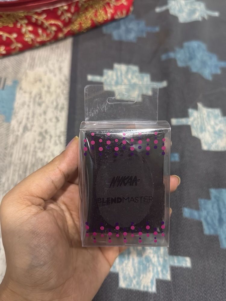 NYKAA Blendmaster Makeup Sponge