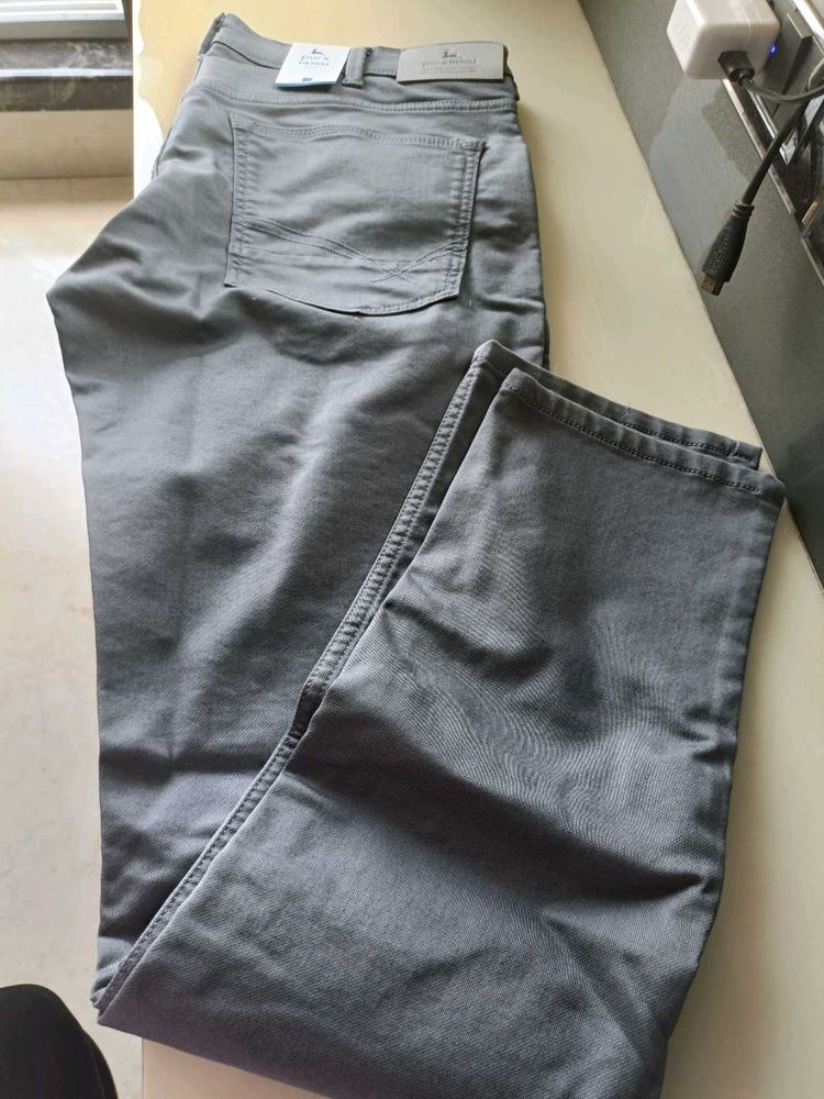 Men&#39;s Grey Jeans