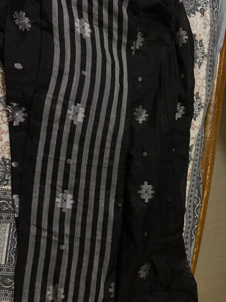 Elegant Striped Saree ( aesthetic)