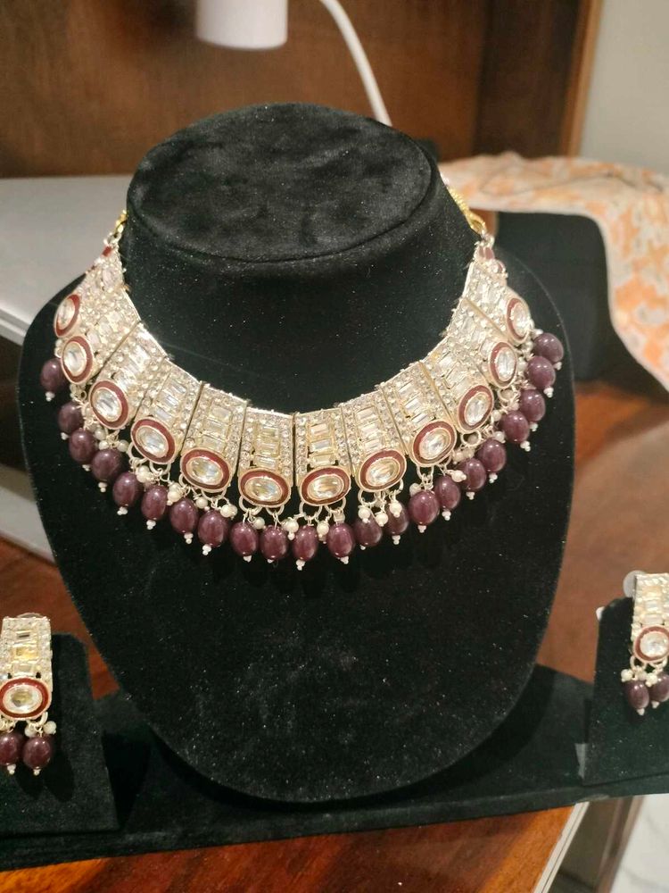 Elegant Necklace &amp; Earring Set With Mangtikka
