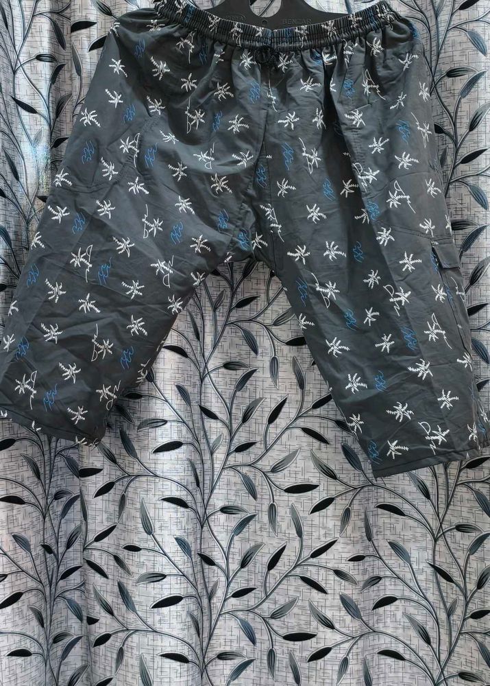 Patterned Gray Capris