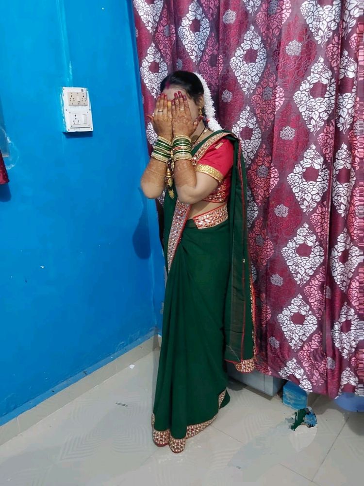 Bs Ek Bar Use Ki Hui H Bilkul New H