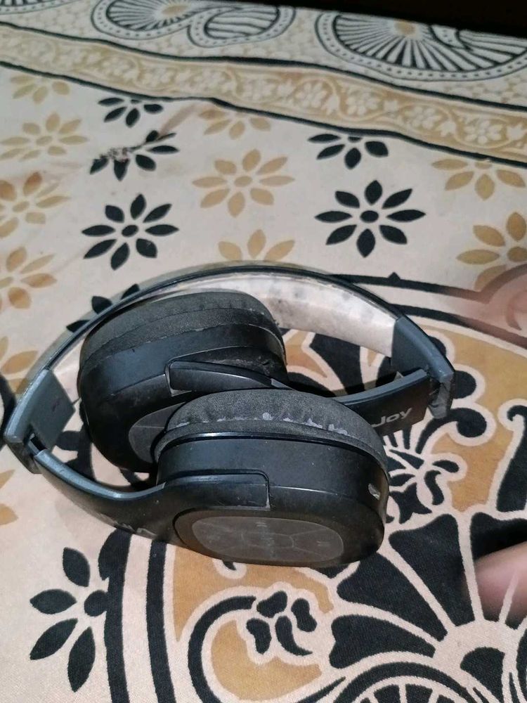 headphones 🎧