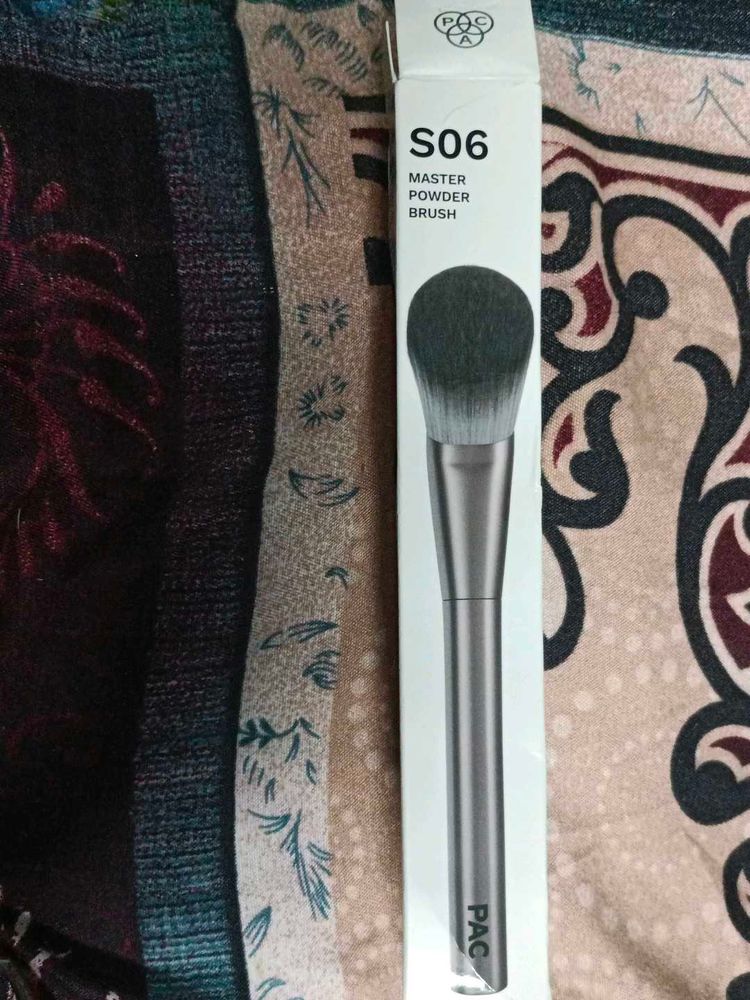 PAC S06 Powder Brush Totally New
