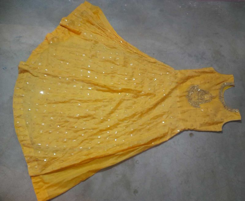 L Sizs Yellow Gown
