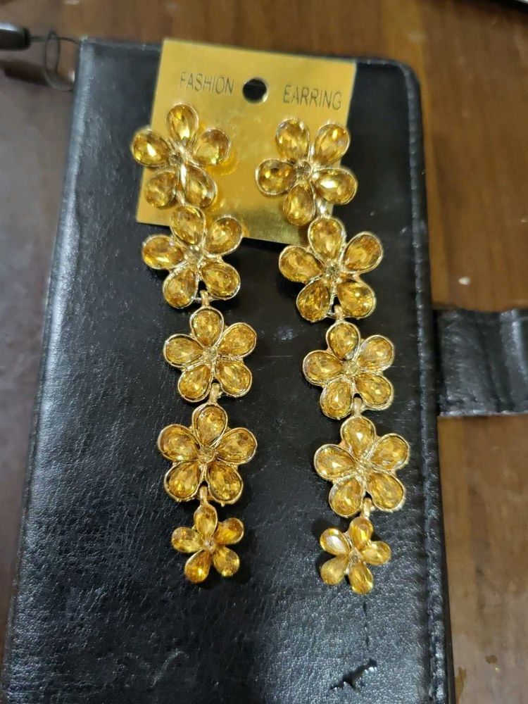 Golden Diamond Flower Long Earring