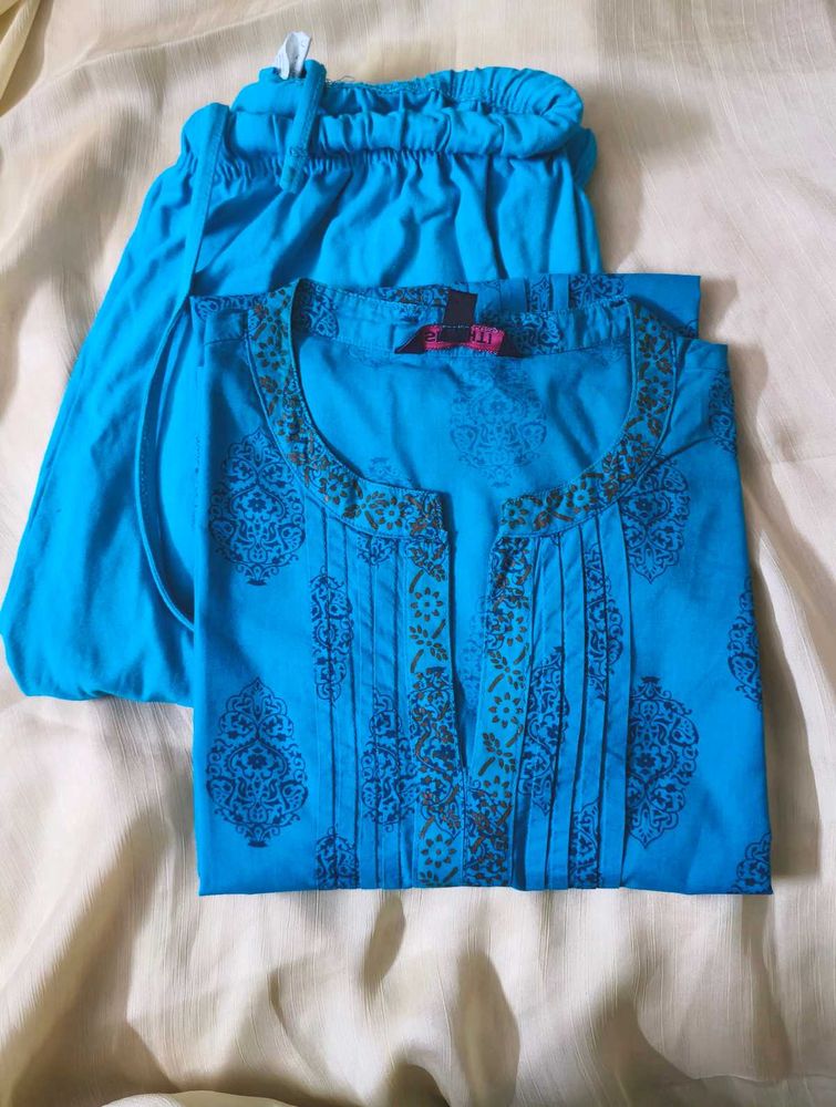 Srishti Printed Sleeveless Kurta With Free Legging
