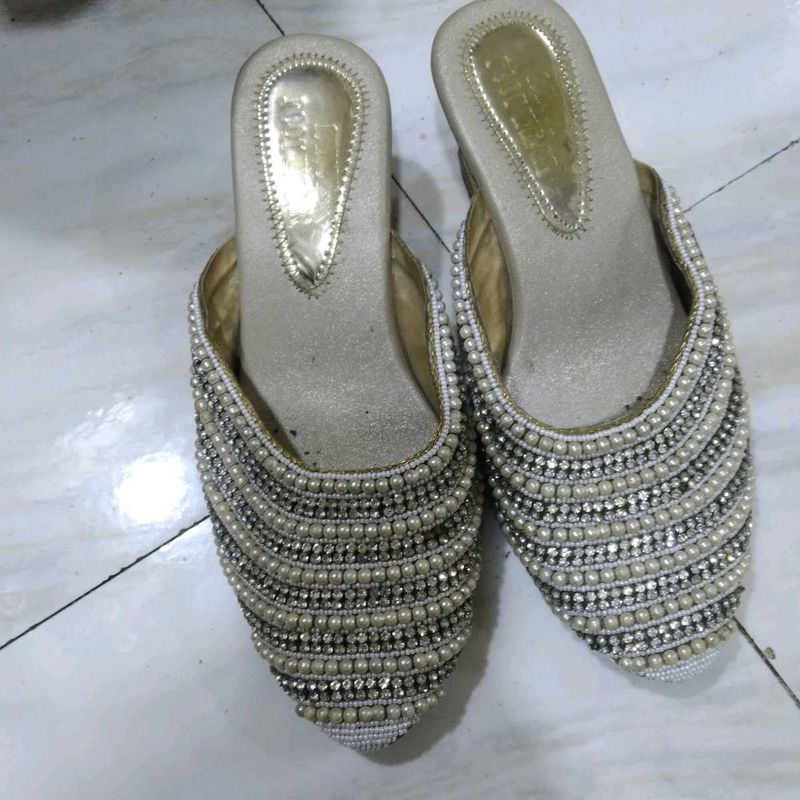 Sandal Off White Colour