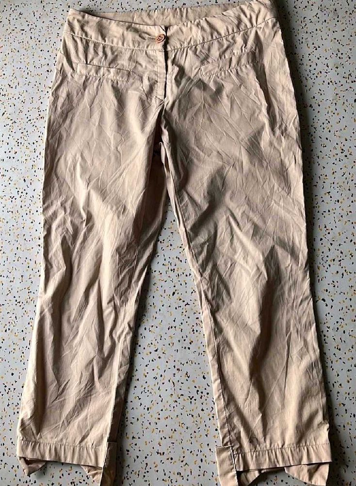 Beige Capri Pants 30-32