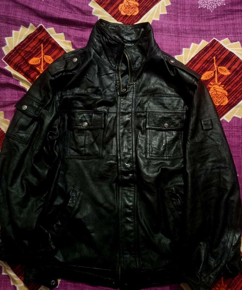 Y2K Vintage Black leather jacket 🔥