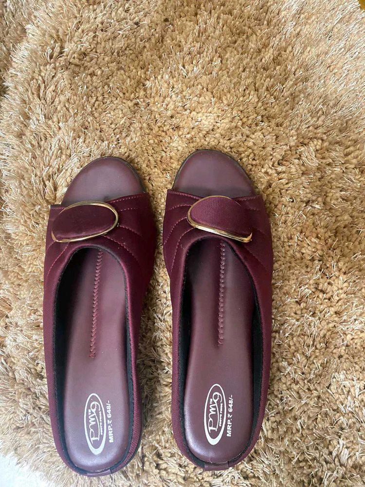 Elegant Maroon Flats