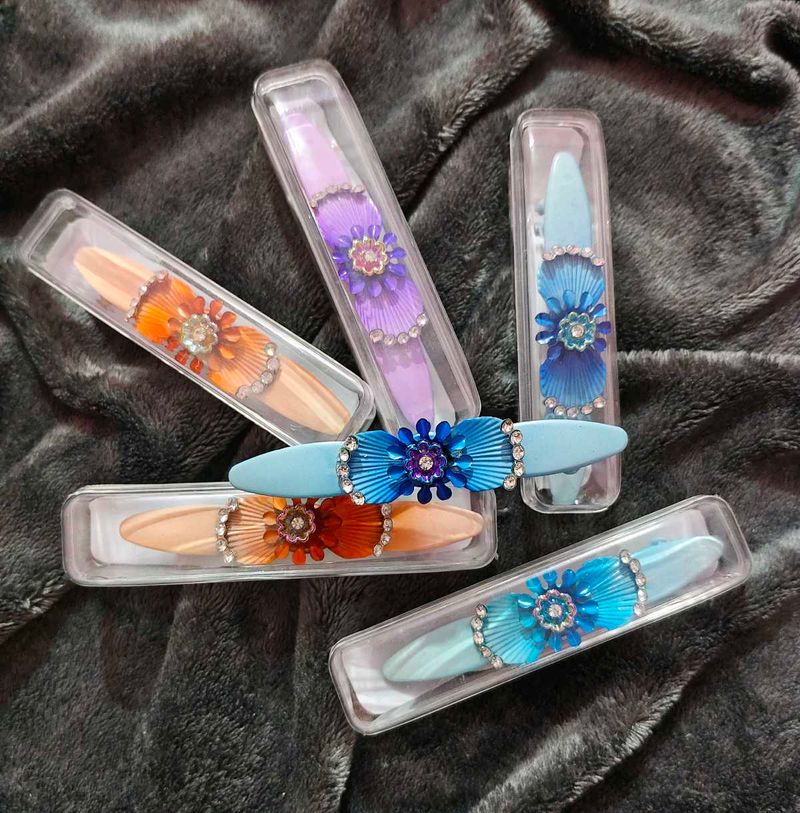 mom hair clips