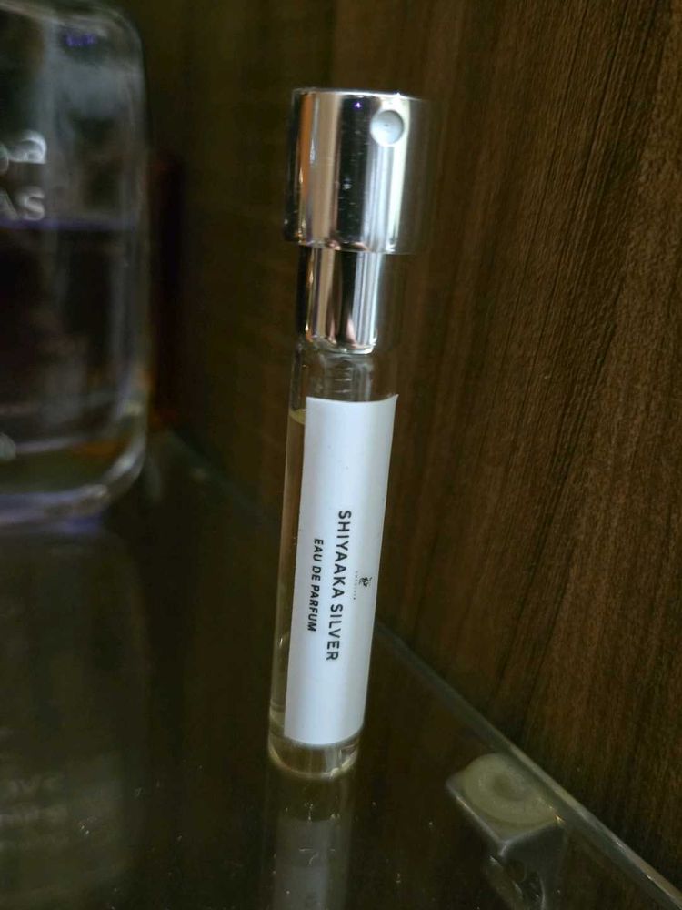 Khadlaj Shiyaaka Silver For Men 5 ML DECANT