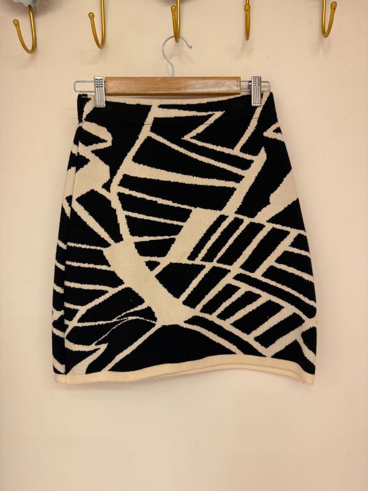 Very Beautiful, Stretchy Skirt
