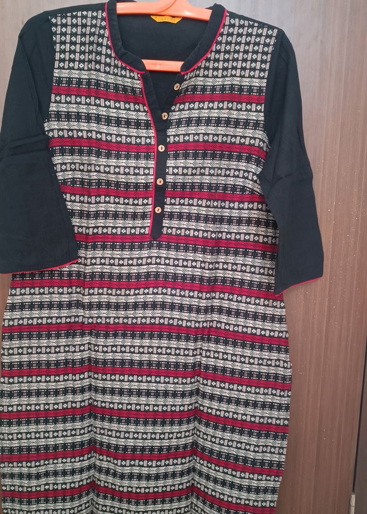 Patterned Tunic with 3/4 Sleeves