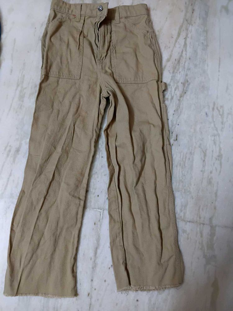 H&amp;M Beige Baggy Cargo Jeans (Size 26)