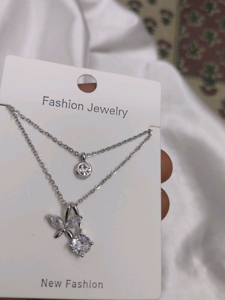 Locket With Chain And Free A Gift 🎁