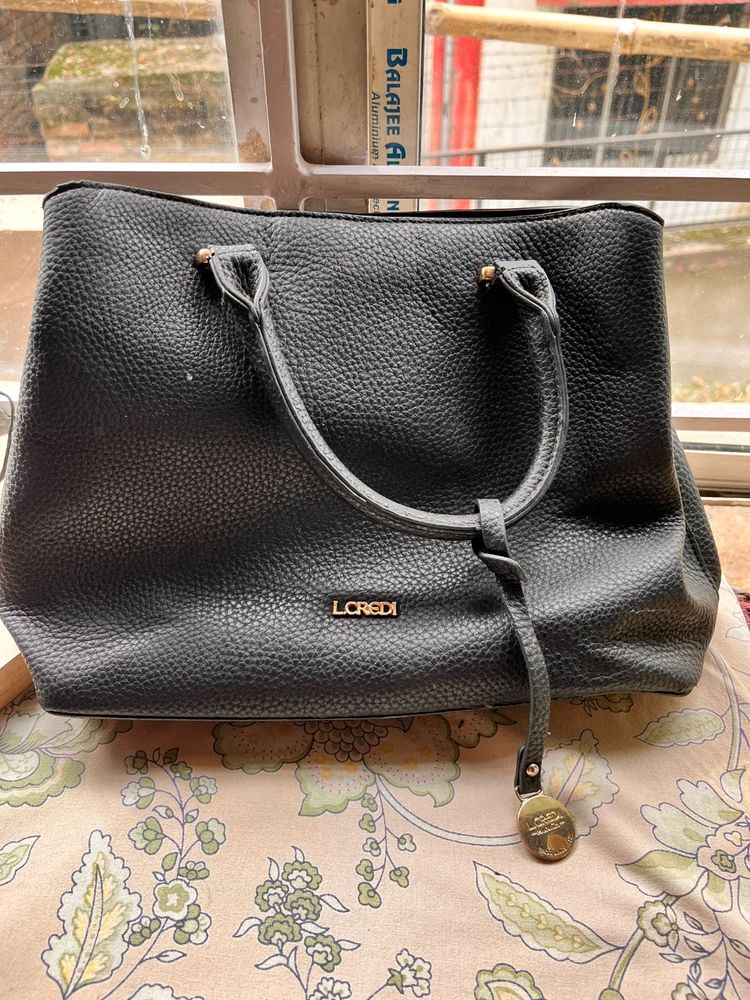 Black Handbag With Crosdbody Strap