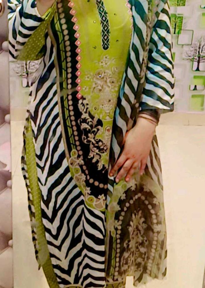 Daily Wear Pakistani 3 Pc Suit
