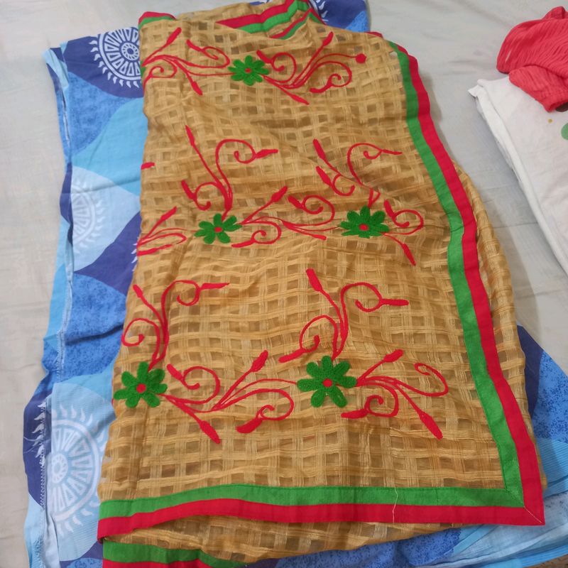 Beautiful Hand loom Saree (For Little Girls)