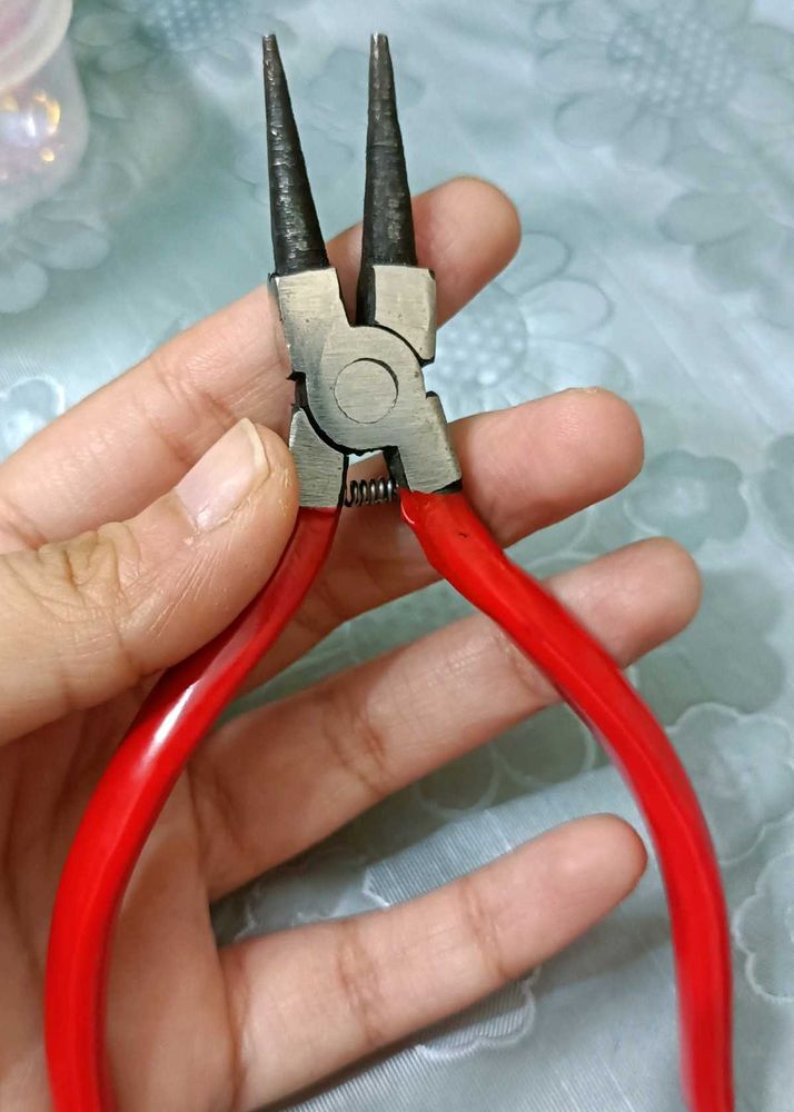 Versatile Round Nose Pliers for Crafting