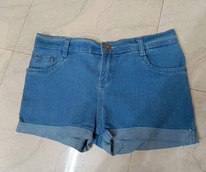 Denim shorts - Women