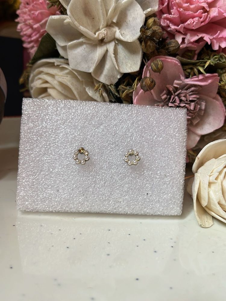 Pearl Circle Stud Earrings