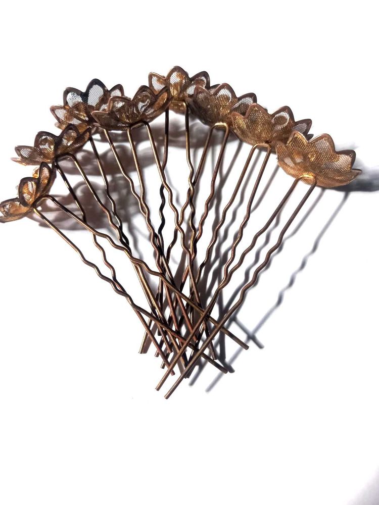 Golden Flower Juda Pins