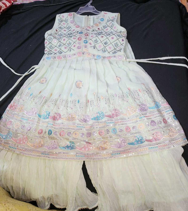 Elegant Embroidered Girls&#39; Outfit