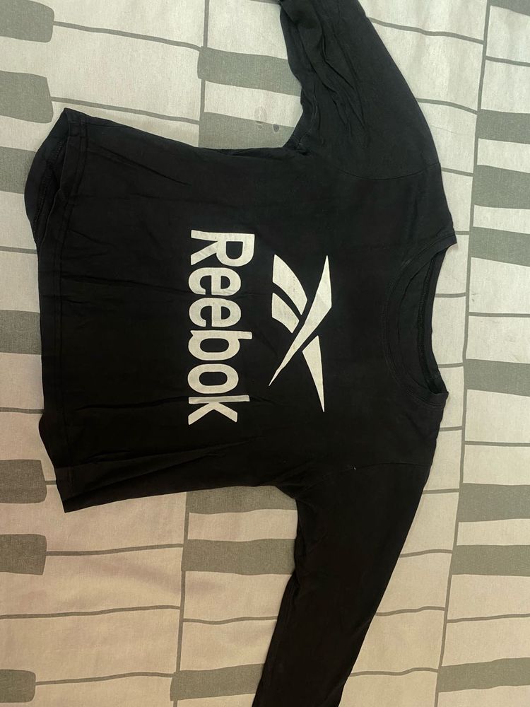 Reebok Black Long Sleeve T-Shirt(crop tshirt)