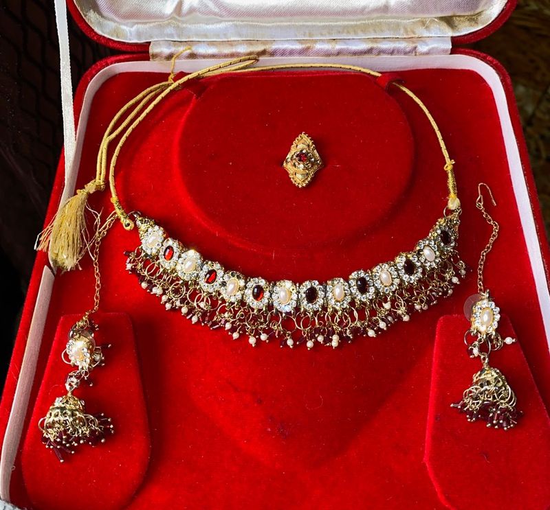 Beautiful light weight necklace set with jhumkas