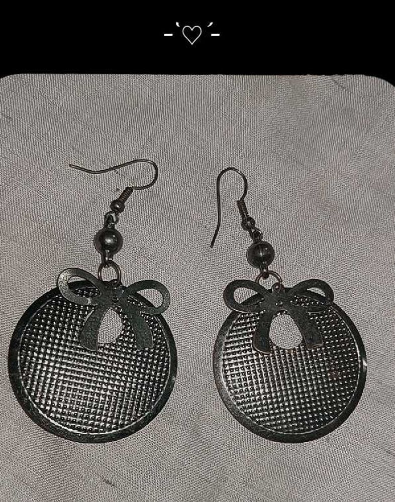 Bow Accent Drop Earrings