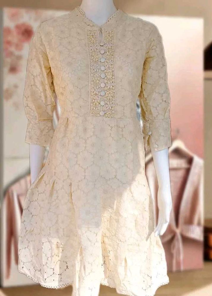 BEAUTIFUL BEIGE LACE DRESS