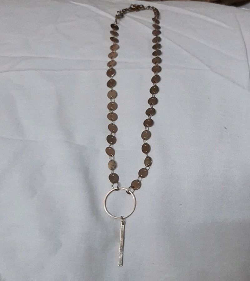 Golden Choker For Styling Your Indian As Well As Western Outfits 💫