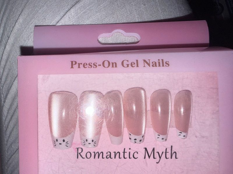 Romantic Myth Press-On Nails