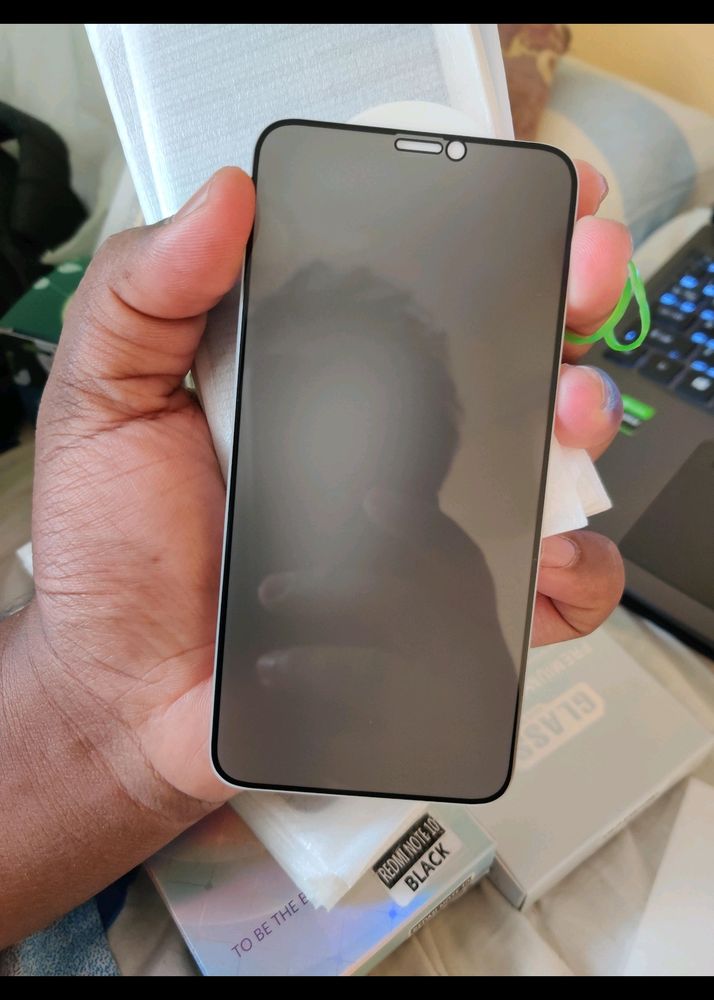 Privacy Screen Protector / Screen Guard for all iPhone Models Available
