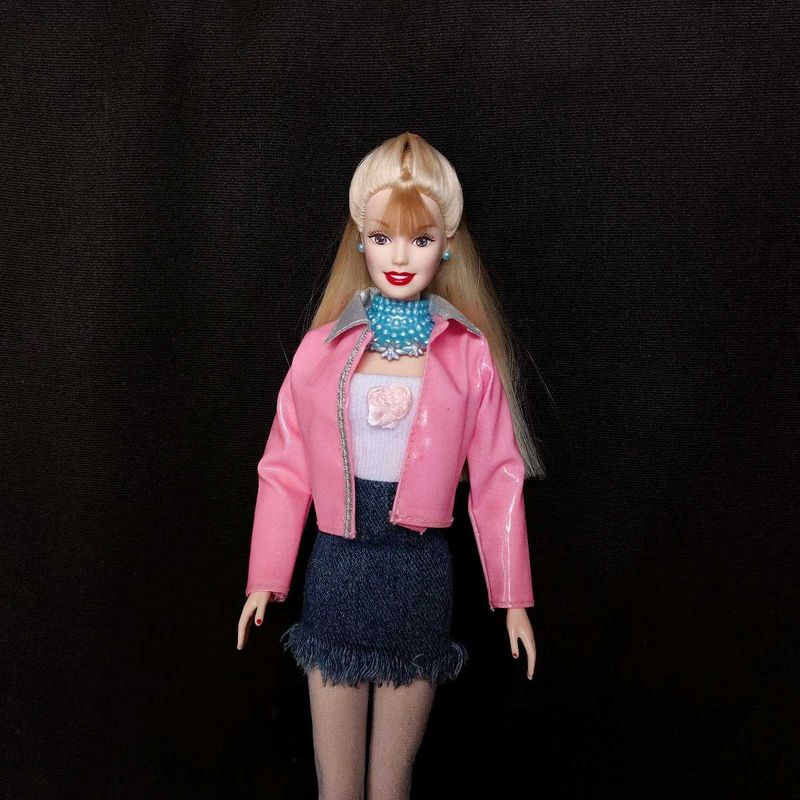 Generation Girl Barbie Doll 🩷