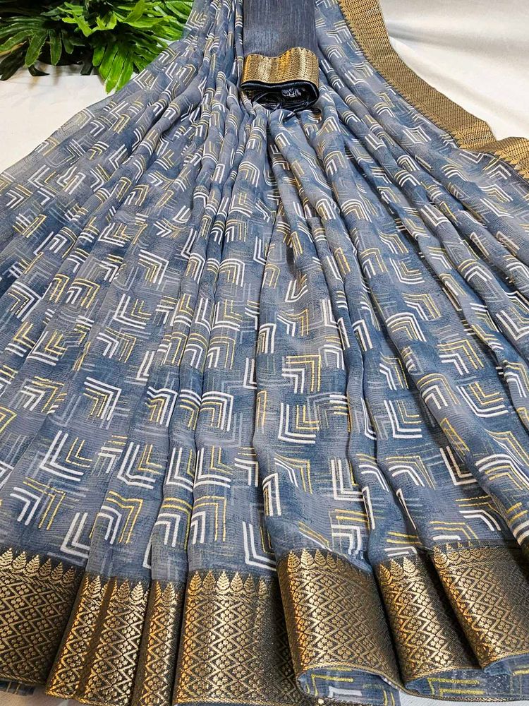 Elegant Grey colour Printed Saree with blouse