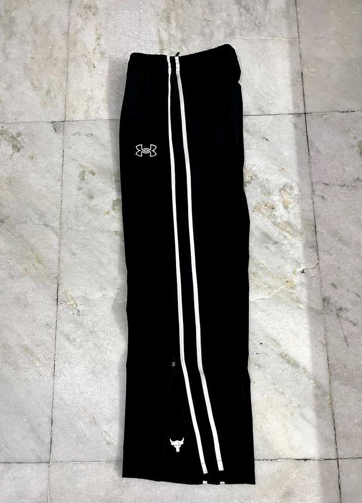 UNDER ARMOUR BLACK BOOTCUT TRACKPANTS