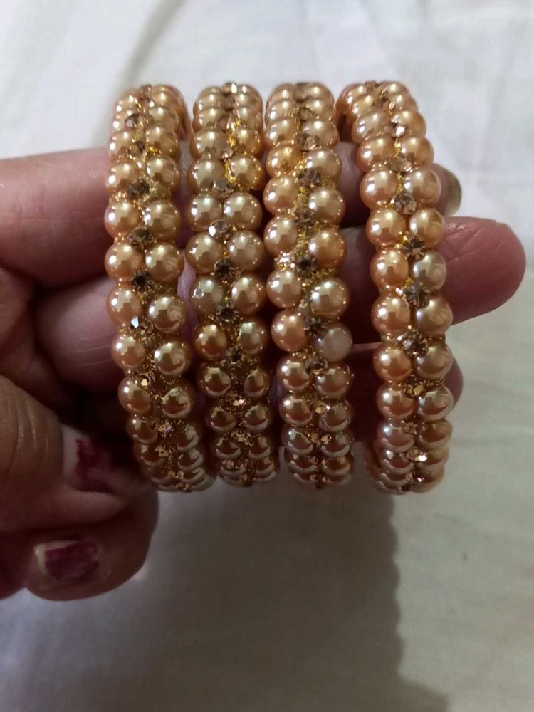 Golden Bangles 4 With 2 Bngle Free 6 Bangle